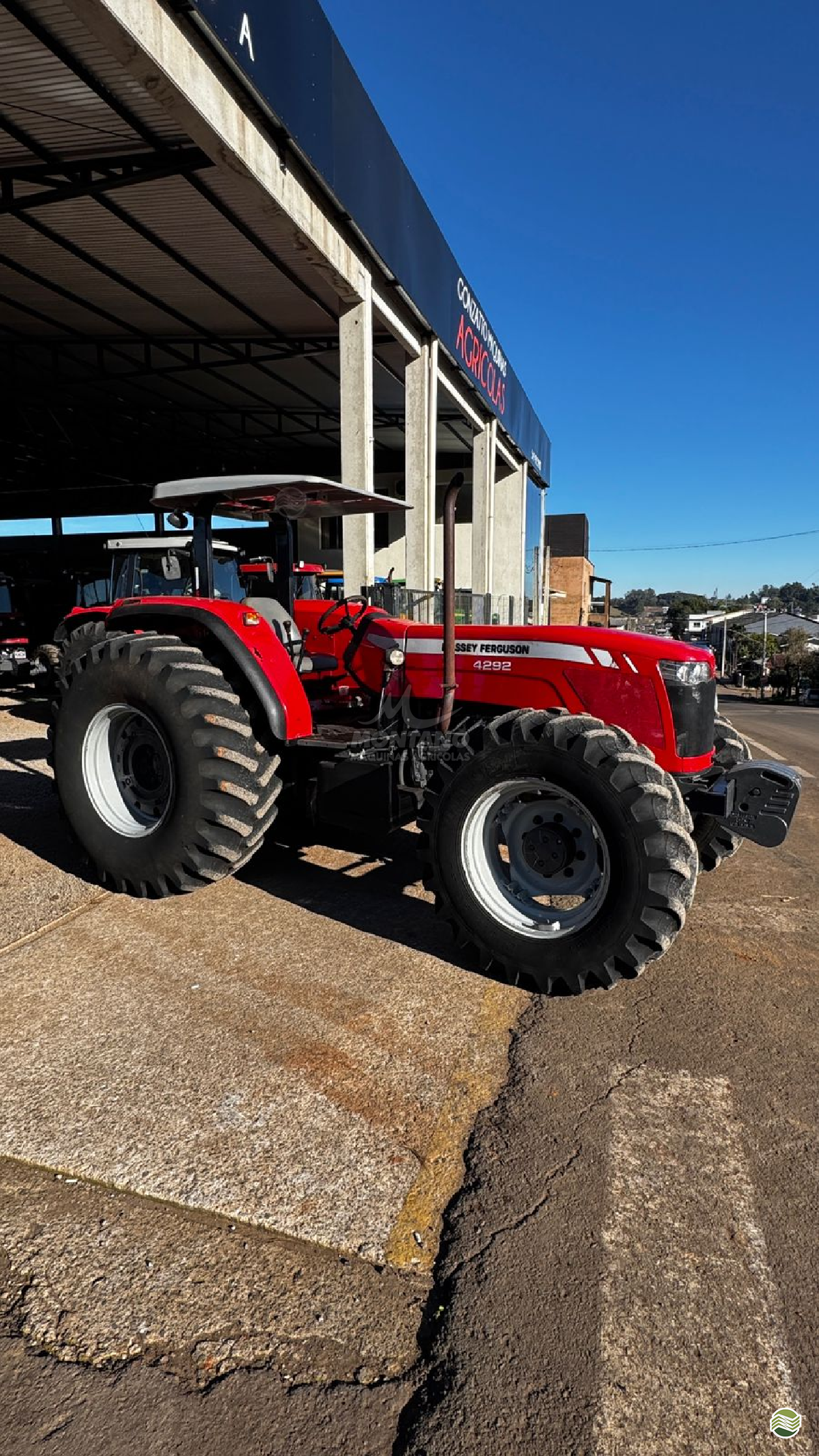 TRATOR MASSEY FERGUSON MF 4292 Tração 4x4 Montano Máquinas Agrícolas LAGOA VERMELHA RIO GRANDE DO SUL RS